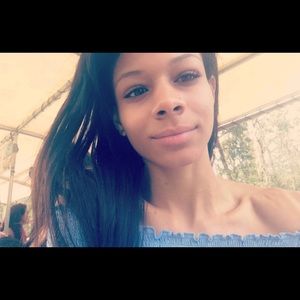 Meet your Posher, Joanmonet